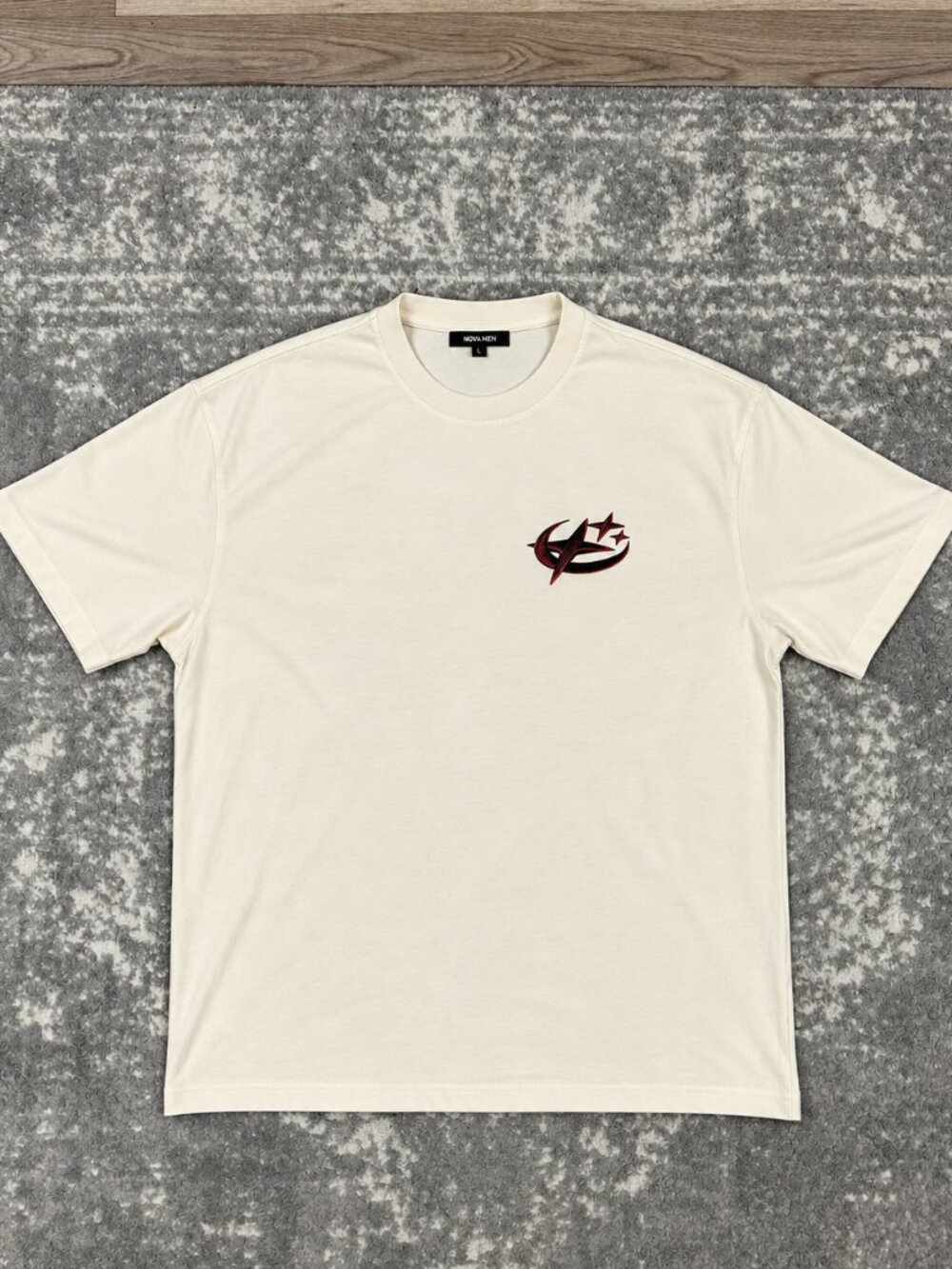 Nova Men Cream Graphic Logo T-Shirt Size Large Streetwear